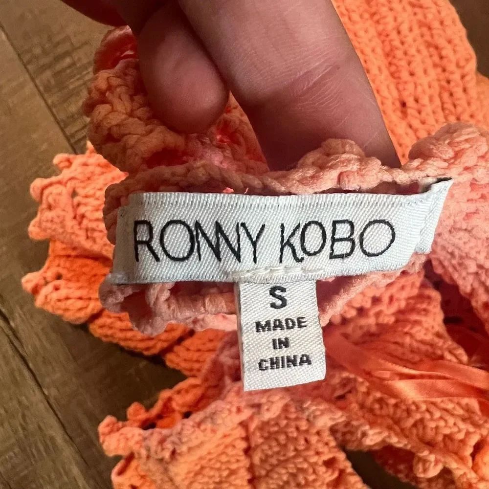 Ronny Kobo Catya Crop Top, Coral, Size S - Picture 3 of 9